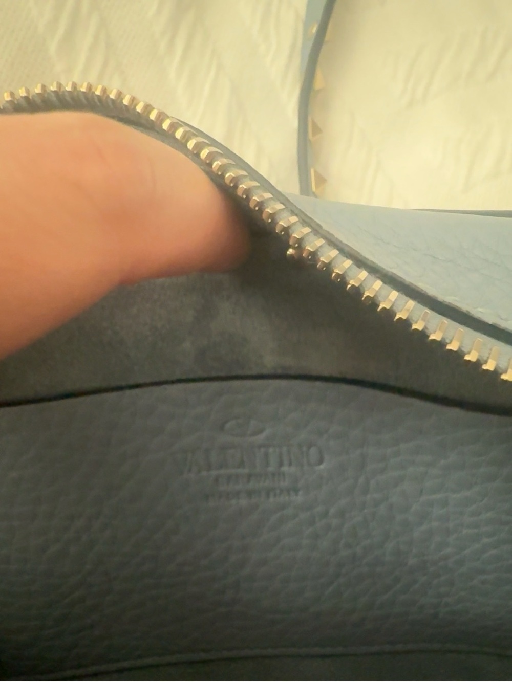 Valentino Garavani Light Blue Leather Rockstud Crossbody - Picture 5 of 6
